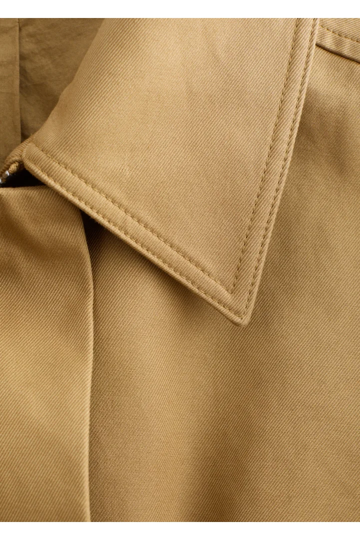 앤아더스토리즈 오버사이즈 드로스트링 유틸리티 자켓의 머스타드 옐로우컬러 Detail입니다.