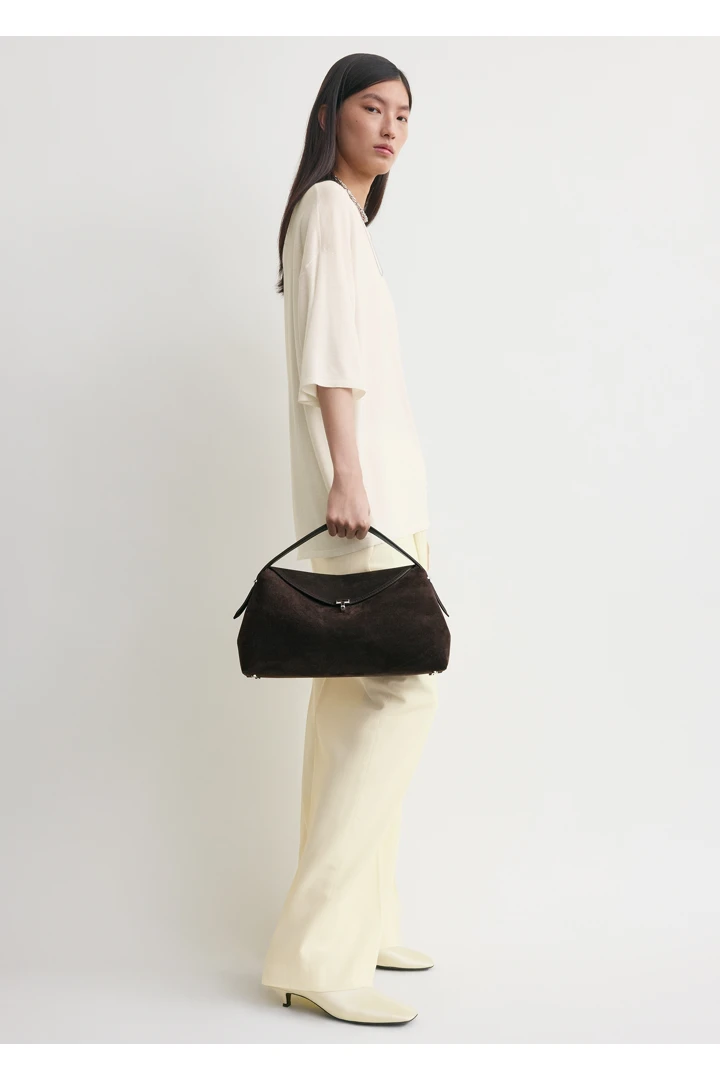 TOTEME 티-락 탑 핸들 에스프레소의 에스프레소컬러 0번쨰 이미지입니다.