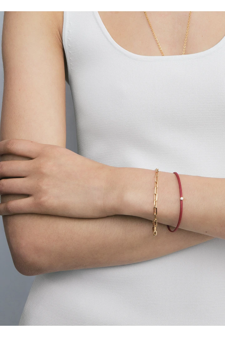 TOTEME 미니 다이아몬드 브레이슬릿 레드/골드의 레드/골드컬러 1번쨰 이미지입니다.