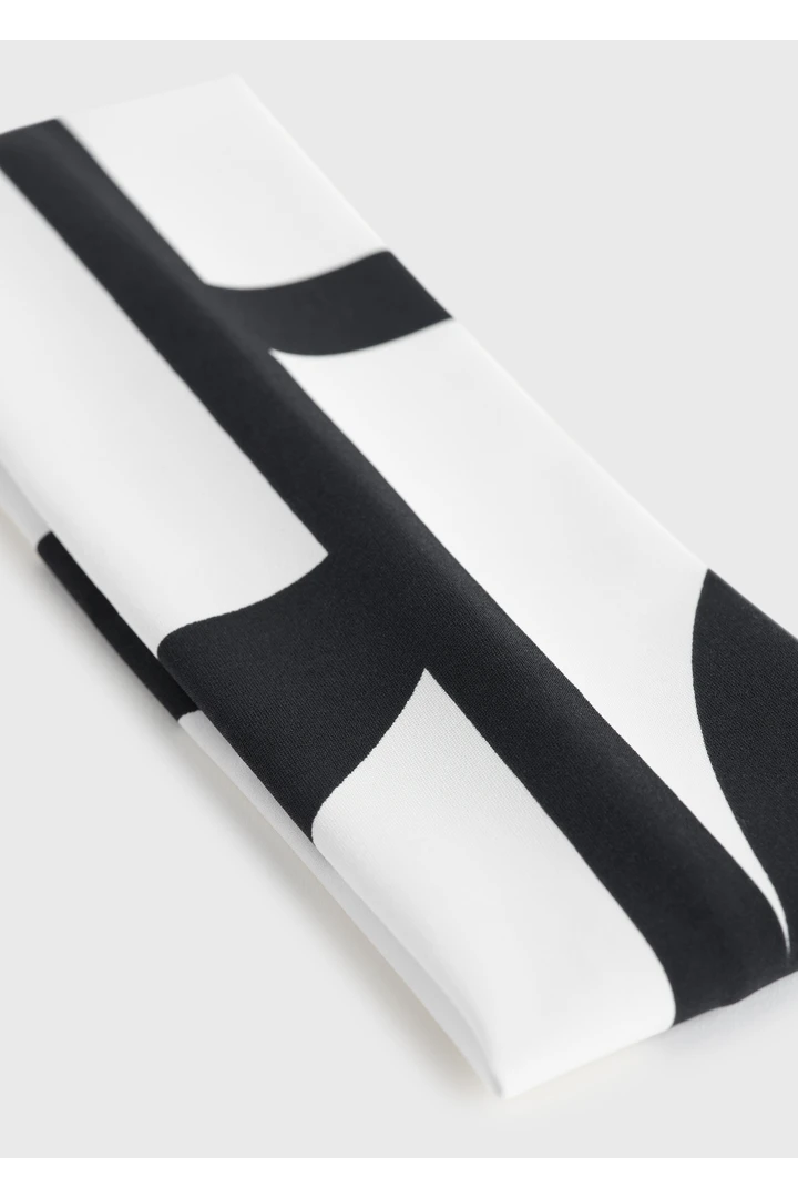 TOTEME 모노그램 헤드밴드 두부의 두부컬러 3번쨰 이미지입니다.