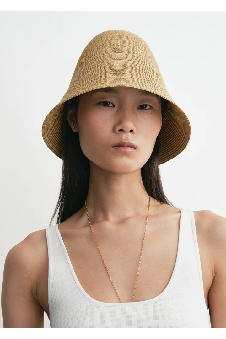 TOTEME 페이퍼 선 햇 허니의 허니컬러 2번쨰 이미지입니다.