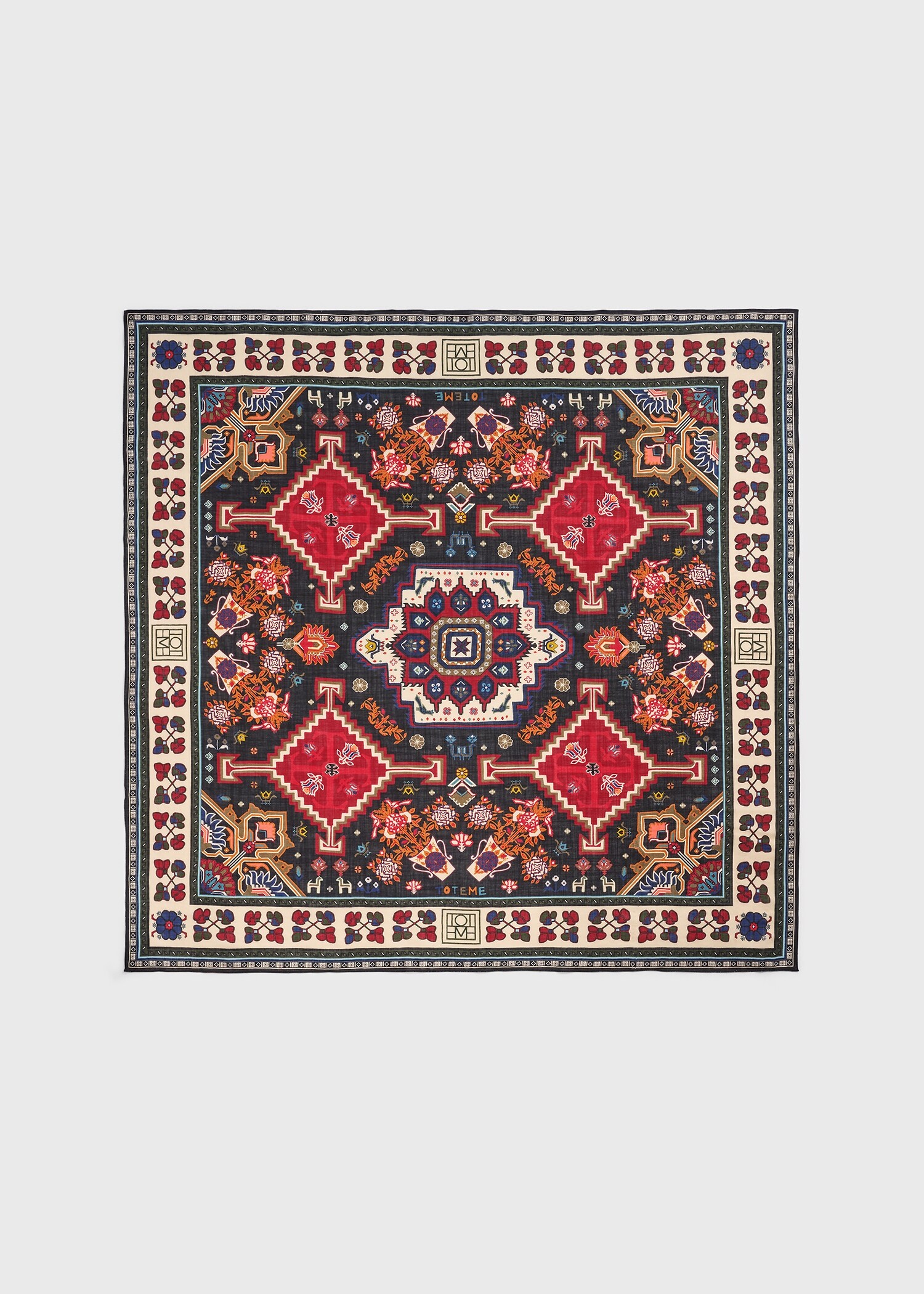 TOTEME 윈터 블랭킷 스카프 네이비/레드의 네이비/레드컬러 0번쨰 이미지입니다.