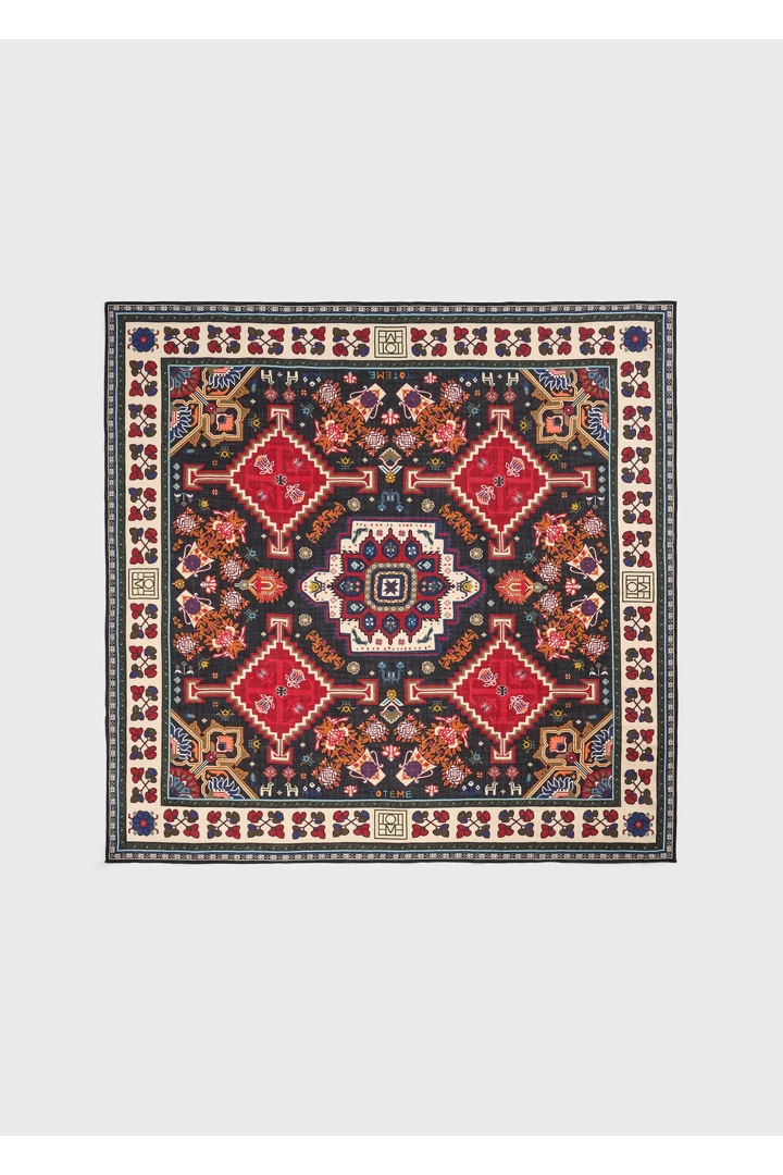 TOTEME 윈터 블랭킷 스카프 네이비/레드의 네이비/레드컬러 0번쨰 이미지입니다.