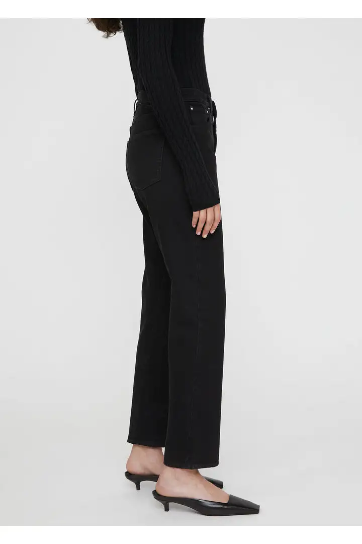 TOTEME 트위스티드 심 데님 블랙의 블랙컬러 2번쨰 이미지입니다.