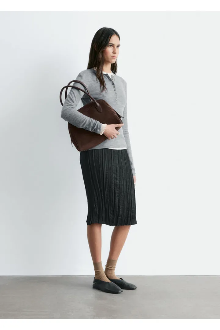 앤아더스토리즈 하프 플라켓 메리노 울 탑의 그레이컬러 ECOMLook입니다.