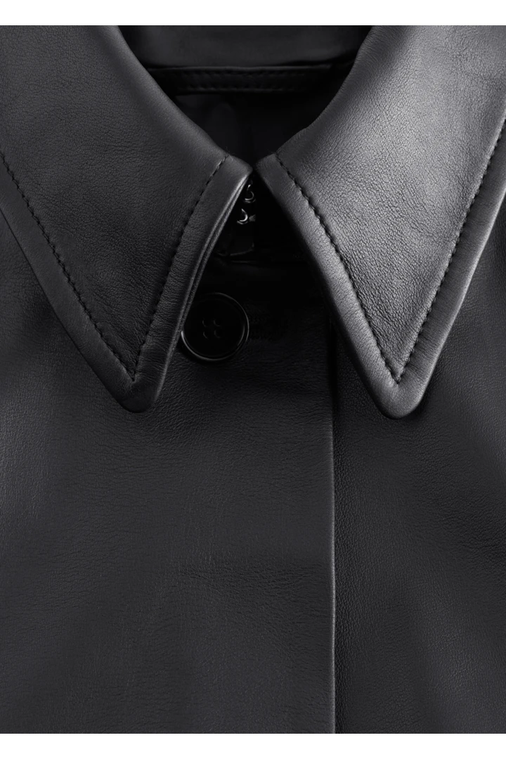 앤아더스토리즈 타이 벨트 레더 코트의 블랙컬러 Detail입니다.