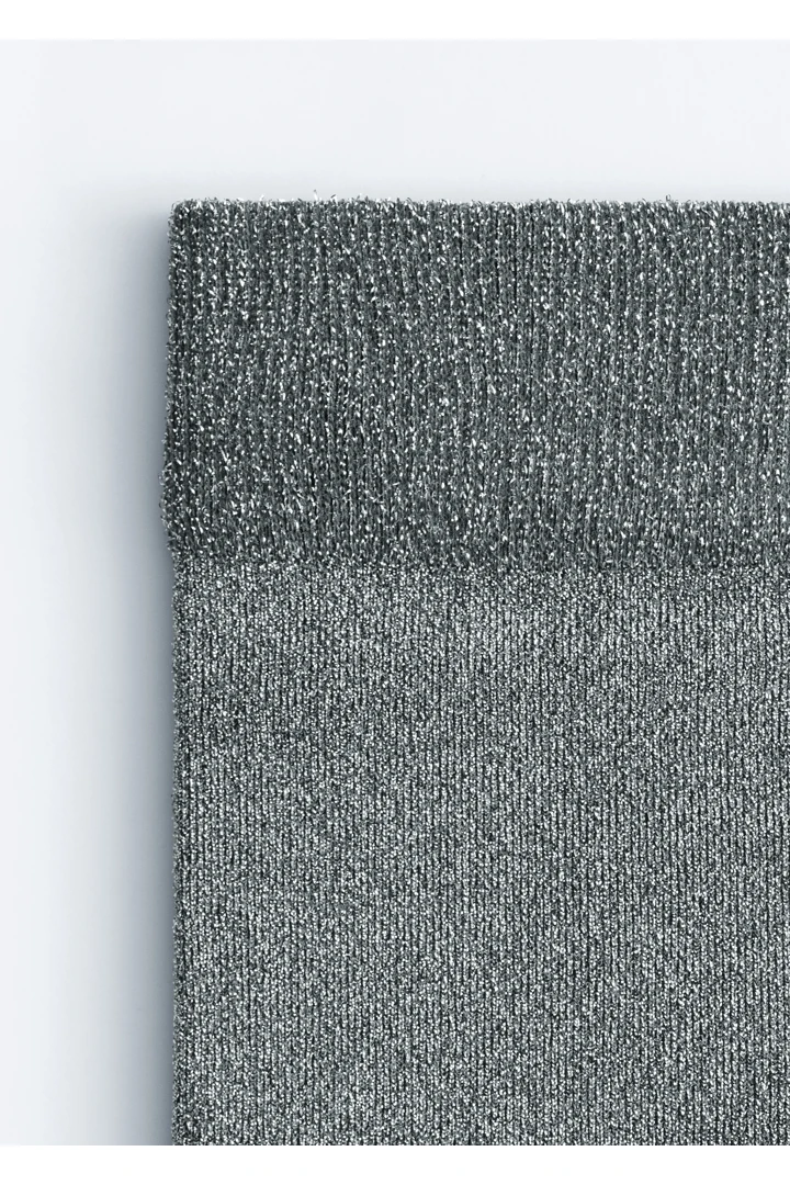 앤아더스토리즈 글리터리 삭스의 실버컬러 Detail입니다.