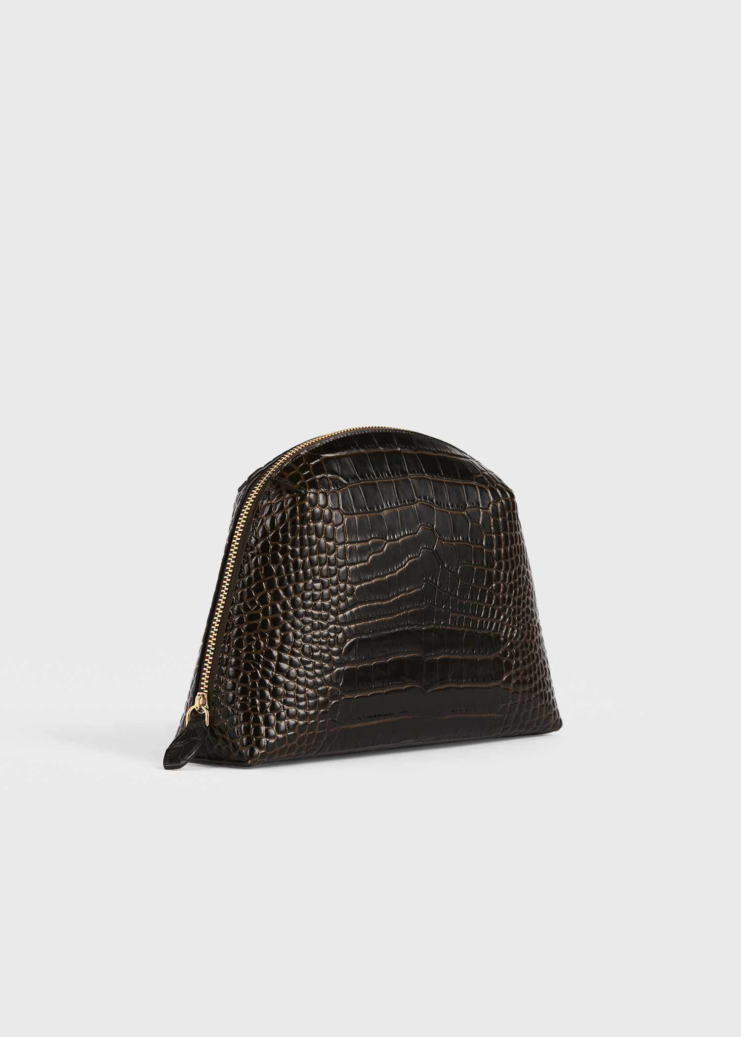 TOTEME 미디엄 크로커 엠보스드 데이 파우치 다크 브라운의 다크 브라운컬러 5번쨰 이미지입니다.