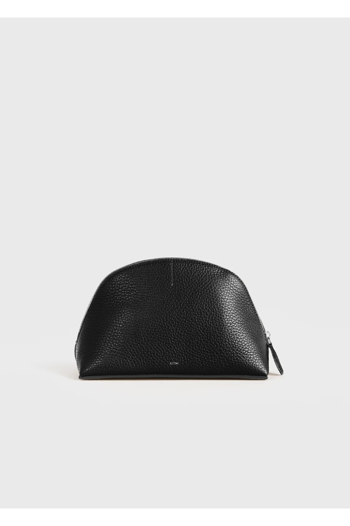 TOTEME default image 10 of 블랙 in 스몰 그레인드 레더 데이 파우치 블랙