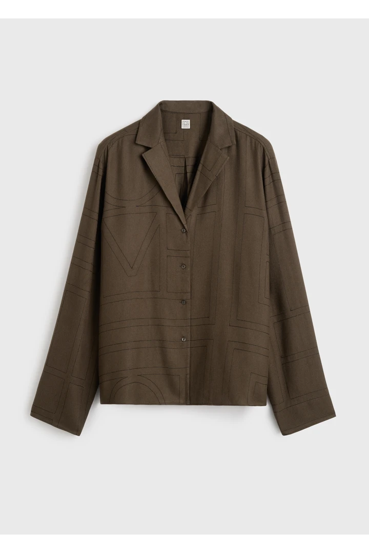 TOTEME default image 16 of 브라운 in 모노그램 플란넬 파자마 탑 다크 브라운