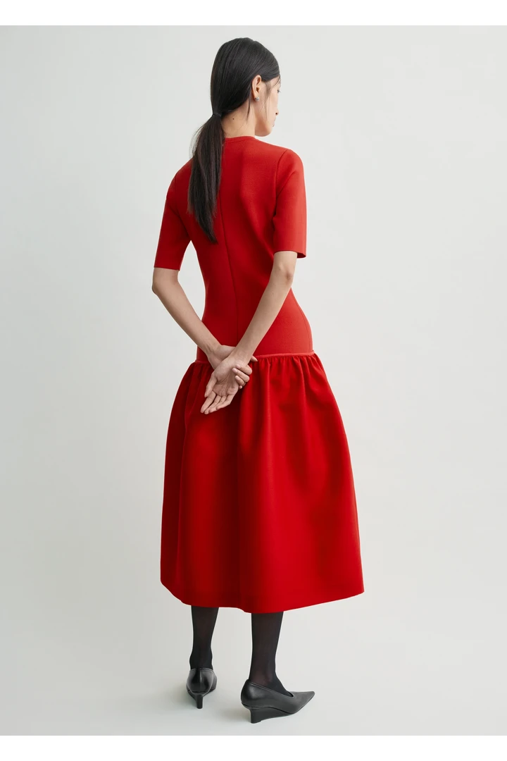 TOTEME 트윈플라워 티셔츠 드레스 포피의 포피컬러 2번쨰 이미지입니다.