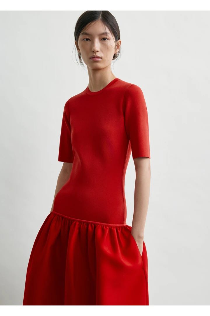 TOTEME 트윈플라워 티셔츠 드레스 포피의 포피컬러 3번쨰 이미지입니다.