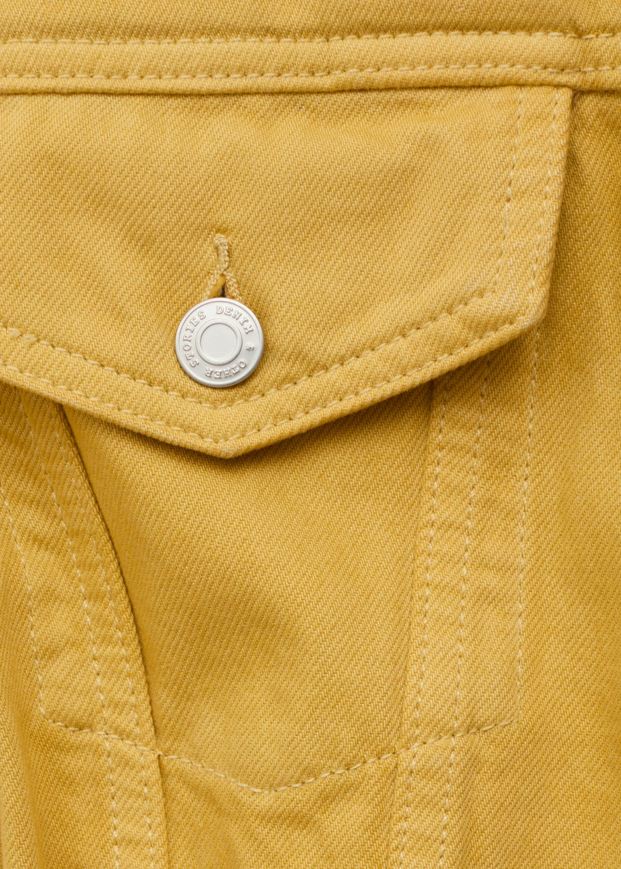 앤아더스토리즈 피티드 데님 베스트의 옐로우컬러 Detail입니다.